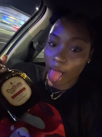 Tampa Short Thicc Dominican Female Escort — Outcall, Headache, Handyjob & Feet Meetups - 1