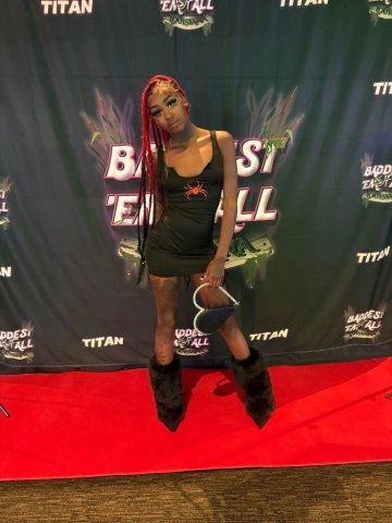 LIL HOOD FANTASY with a Pretty Face — Incall & Outcall - 1
