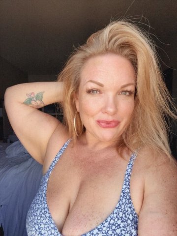 Kansas City Female Escort (Incall, Outcall, Car) — 42 Years - 1