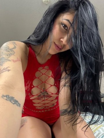 Curvy Latina & experienced escort — incall or outcall hotel options - 1