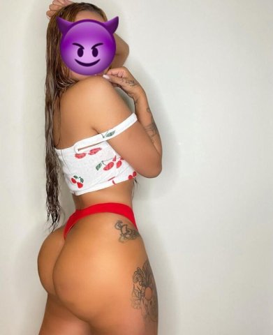 Ventura CA Latina Female Escort — big butt, big breasts (new in town, discreet) - 1