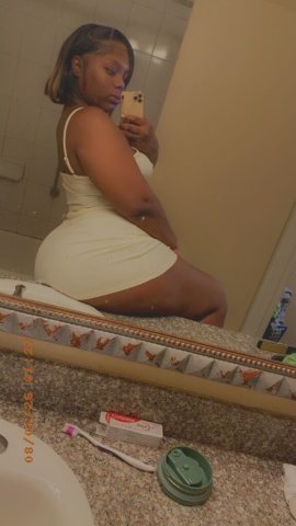 Dallas Female Escort — In-call only with a 27-year-old cute thick babe - 1