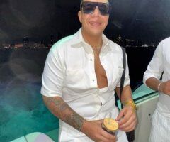 Milwaukee escorts - ANDRES COLOMBIANO HOT