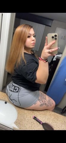 Virtual Female Escort in Gainesville, FL — Facetime Shows & Custom Bundles - 1