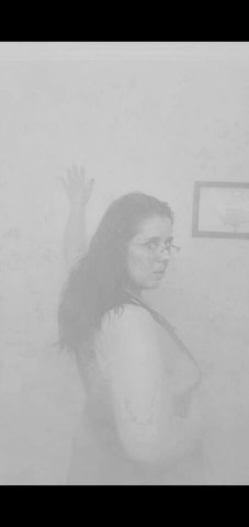Traveling MILF Content Creator (31) — content bundles + in-person services - 1