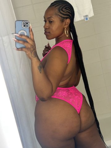 Las Vegas Female Escort — Peachy Ass & Cum Experience - 1