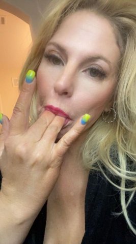 Kokomo, Indiana Female Escort — Incall, Outcall, Car/Hotel Fun - 1