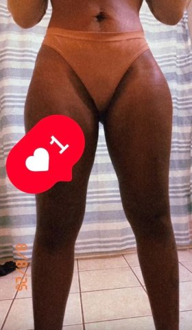 St. Louis Female Escort — FaceTime throat-focused shows - 1