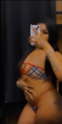Chicago Female Escort — Facetime Shows, Content Available (Outcall Only) - 1