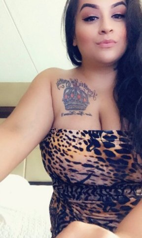 Eliana (Fredericksburg, VA) — Discreet Fetish-Friendly TikTok Type - 1