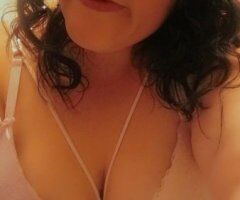 Minneapolis / St. Paul Fetish-Friendly Female Escort (Outcall + Car Date) - Image 3