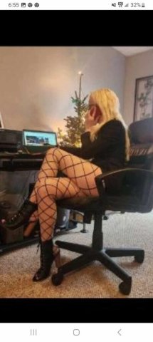 Louisville KY Female Escort — Outcalls, blonde w/ blue eyes - 1
