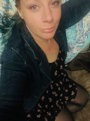 Long Island NY Nympho Female Escort — Cum try the banana trick - 1
