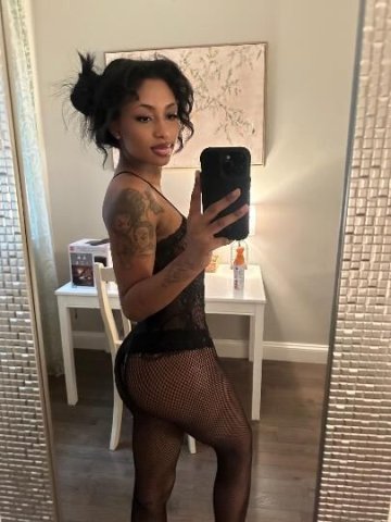 Greensboro, NC Petite Pregnant Female Escort (Video Call Verification) - 1