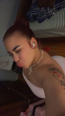 Pittsburgh PA Female Escort — Playful Elegance - 1
