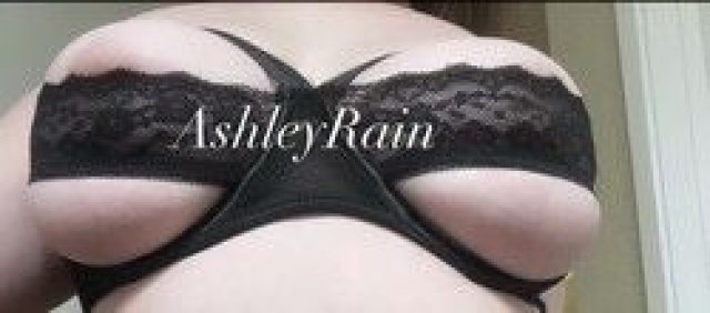 Facetime Show & Meetups — Bakersfield Female Escort - 1
