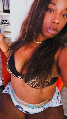 Oakland/East Bay Female Escort — body oil massage, NURU & wet/creamy fun - 1