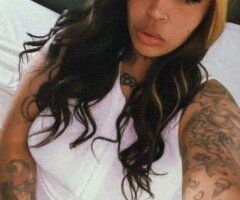 Palmdale/Lancaster escorts - Treasure Chest — Palmdale/Lancaster Female Escort for car meets & outcalls
