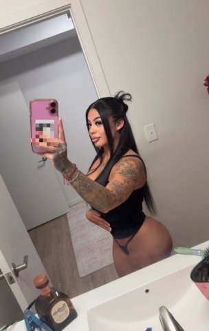 Petite, busty Latina escort — Monica (26) - 1