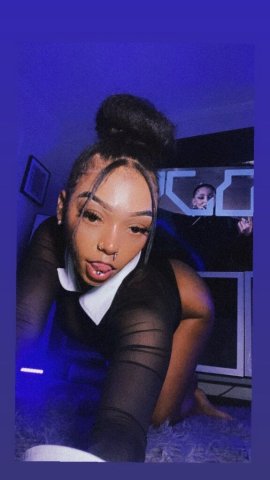 Petite small Bakersfield escort — massage & bodywork outcall/incall - 1