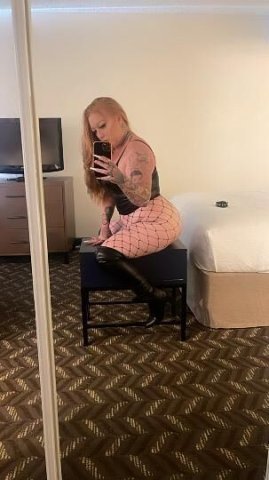 Christina (Santa Barbara) Mistress—Texting, toys, oils & massage by request - 1