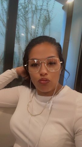 San Fernando Valley Female Escort — Outcalls & Car Dates - 1