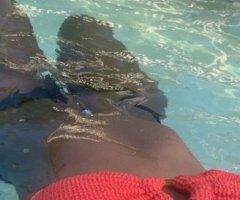 Petite & classy professional — licensed escort, in/out calls - Image 2