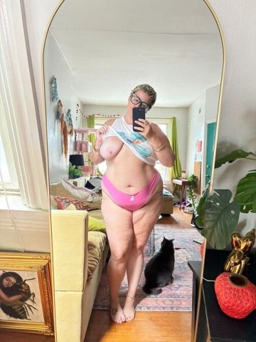 Fort Myers Older Woman Escort — Longer Activity, Incall/Outcall, Car Dates - 1