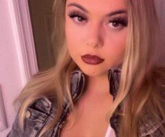Seattle escorts - Seattle Voluptuous Blonde Escort — Outcall Only (2 Girl Special) — 24