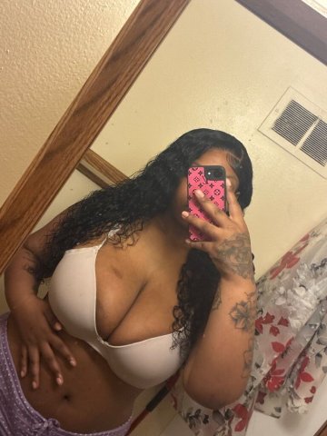 Milwaukee Female Escort — Twitter verification before location - 1