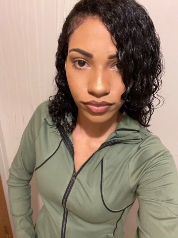 Wilmington Female Escort — Flirty, Bold, Unpredictable Conversations - 1