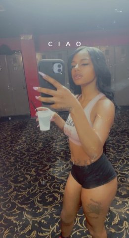 Sacramento CA Curvy Outcalls — Playful Unhurried Adult Performance - 1