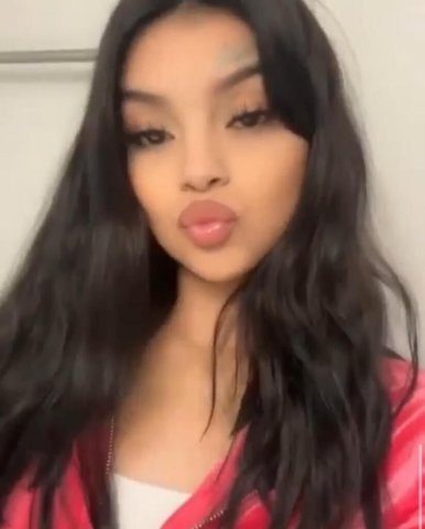 Ventura Petite Greek Playmate — Spanish & Vietnamese, FaceTime Verified - 1