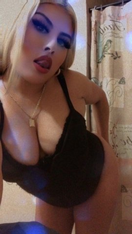 Crystal — Latina escort in Bakersfield (travel, massage, fetish friendly) - 1