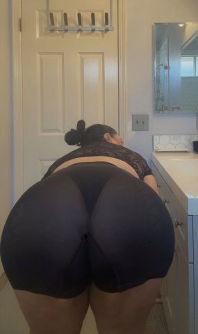 Mz Jayy — Curvy BBW companion (Spanish) for discreet hosting & BDSM - 1