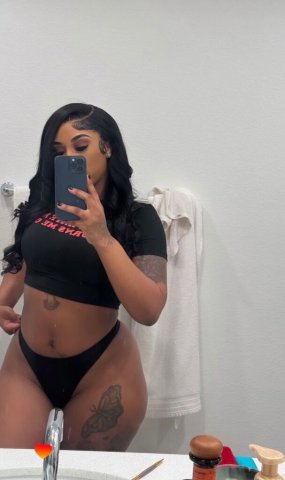 Discreet Upscale Escort with Submissive Touch (No Police) - 1