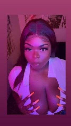 Frederick Female Escort — Car Play, FaceTime verification 24/7 - 1