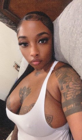 Reyvin (Athens) – Chocolate Girl, Tattooed Companion & Nuru Massage - 1