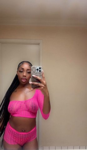 Monterey Female Escort — incalls & outcalls with role play, FaceTime shows - 1