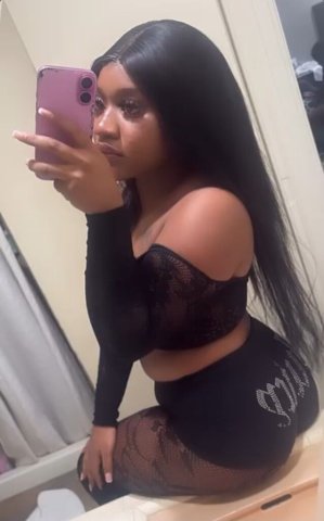 Chole 4'11 Funsize Fetish-Friendly Female Escort (San Jose) — Facetime or Outcall - 1