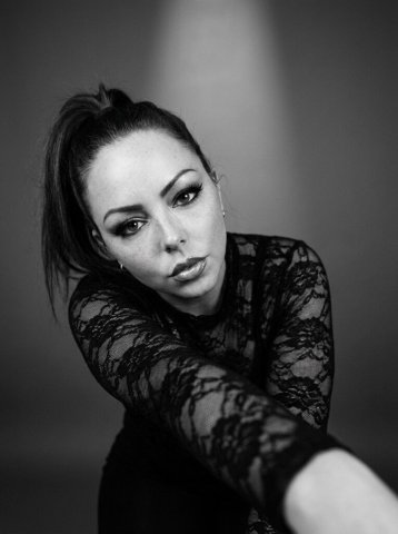 Mature, laid-back escort — text-only for availability (incall/outcall) - 1