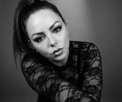 Hudson Valley escorts - Mature, laid-back escort — text-only for availability (incall/outcall)
