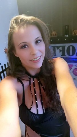 Independent Female Escort in Chattanooga, TN for In-Call, Outcalls, or FaceTime - 1