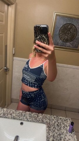 Summer in Springfield — Relaxed Female Escort for Incall & Outcall Weekend - 1
