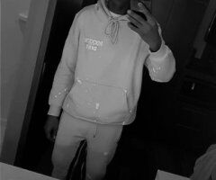 im 6'5 with a 10" bbc and very good looks - Image 2