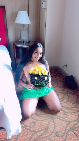 Shamrock Seductions — drama-free, upscale time together - 1