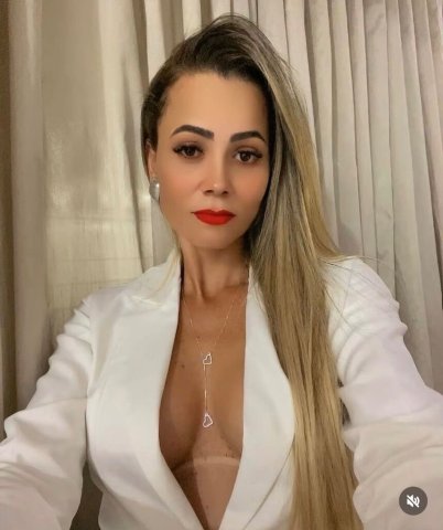 St. Augustine Latina Escort — Blonde, private hotel room - 1