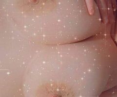 Knoxville escorts - 2 Girls, Bare Offer — Knoxville Queen Available 10pm