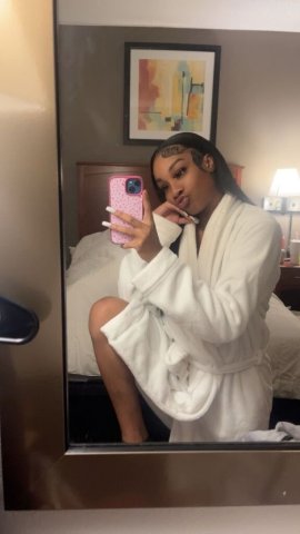 Petite pleasure girl in Dallas — pleasure time, 4'11, FaceTime/Google Duo - 1