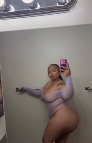 Sasha (25) — Outcall Queen for Thick Mixed Goddess Dates (Portland, OR) - 1